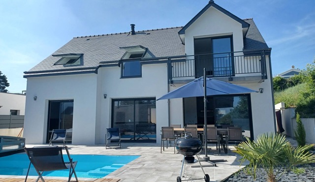 Villa 4 Chambres, 10 Couchages, Piscine Chauffée Plage à 4 Minutes de Marche