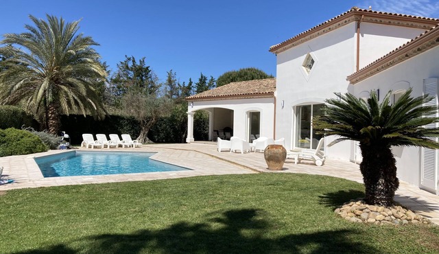 VILLA 4 ETOILES 8 PERS 136 M2 PISCINE CHAUFFEE AU SEL JARDIN ARBORE 1000 M2