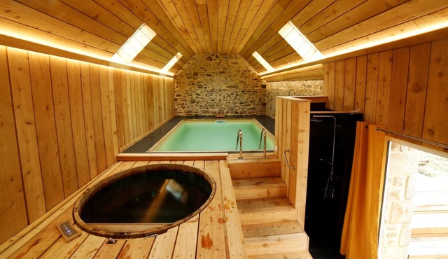 Villa 4 Etoiles Avec Piscine Intérieur Chauffée et SPA