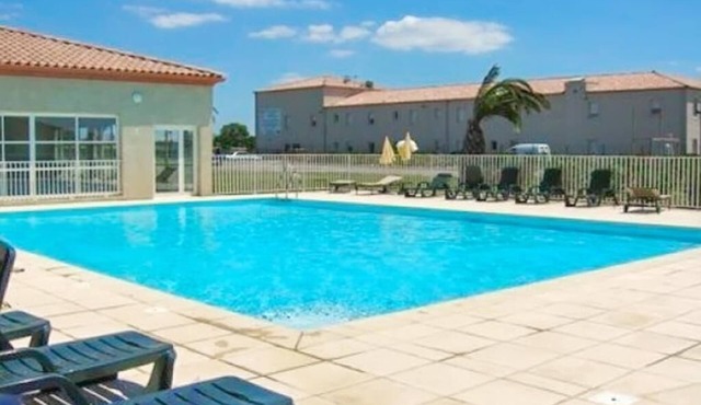 Villa 4 people in tourist residence with swimming pool