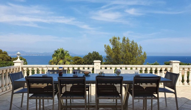 VILLA 4*La Caravelle, MERà400m,PiscT°,clim,WF,16 Personnes Maximum.