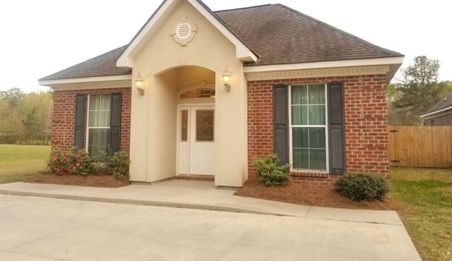 Villa 4, spacious townhouse in Tickfaw, LA