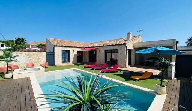 Villa 4P with jacuzzi pool close to the sea