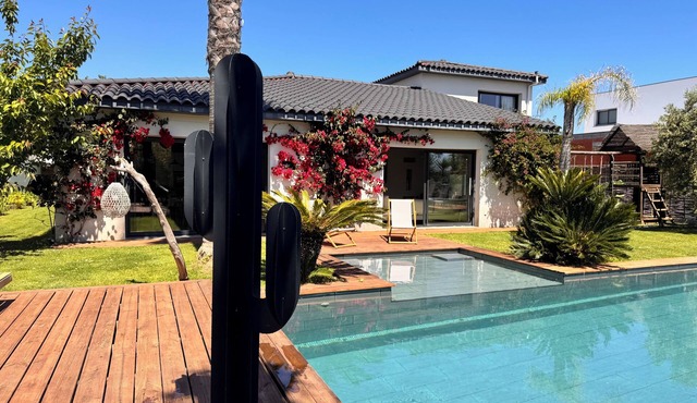 Villa 5 ⭐️ 50m from the beach with heated infinity pool