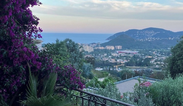 Villa 5 Chambres, vue Mer, Piscine, 5´ des Plages et Golf, Terrasses, Parking
