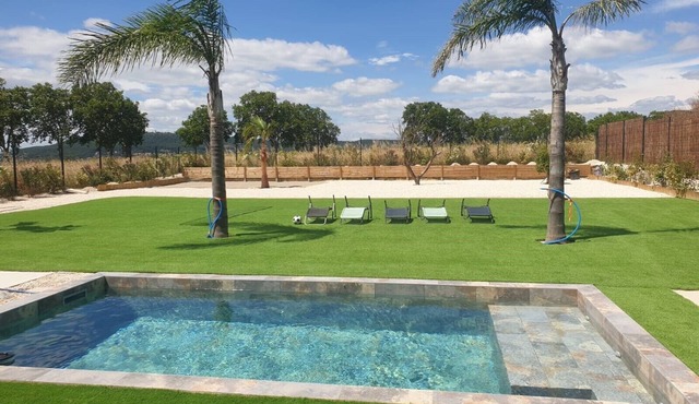 Villa 5 Chambres Avec Piscine et Grand Jardin