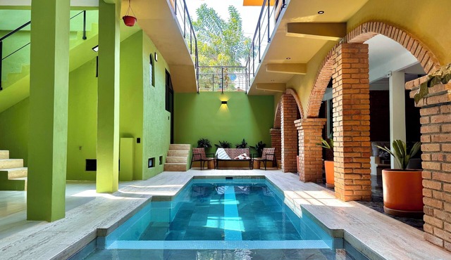 Villa 5-min walk to La Punta Beach Private Pool Sleeps 10 5BR with A/C