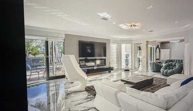 villa 5 minutes away from beach