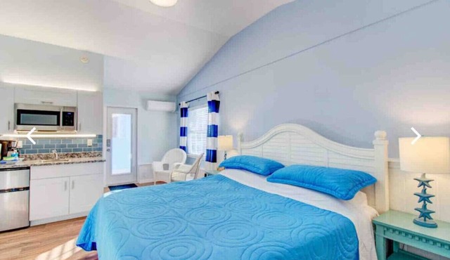 VILLA 5, Siesta Key, Pool View. King Bed. Daily rentals