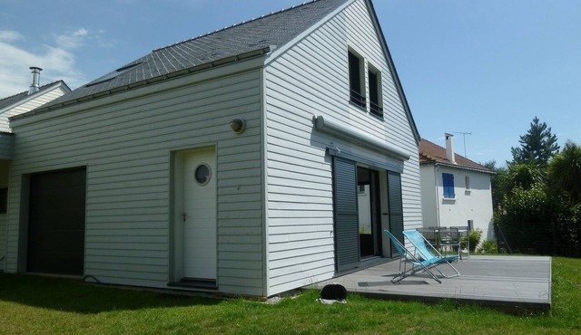 Villa 500 m from Ste Marguerite beach