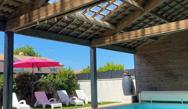 Villa 500m from the beach for 8 with indoor pool at Fontaine aux bretons