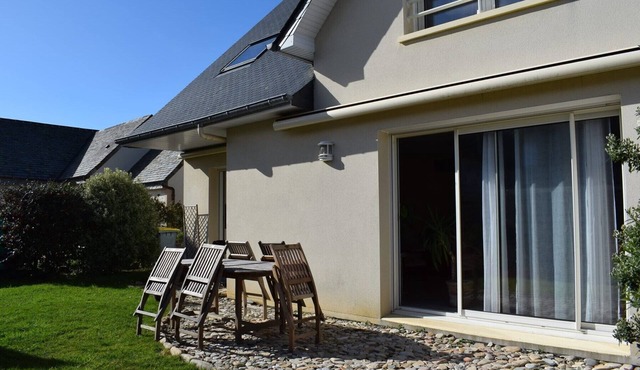 Villa 50m from the beach with enclosed garden