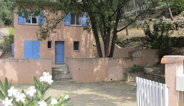 Villa 6/8 people on the heights of Entrecasteaux (Var), charming v