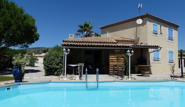 Villa 6-9 people with swimming pool