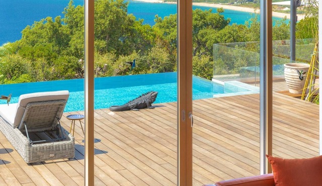 Villa 6 bedrooms, pool, jacuzzi, sea view