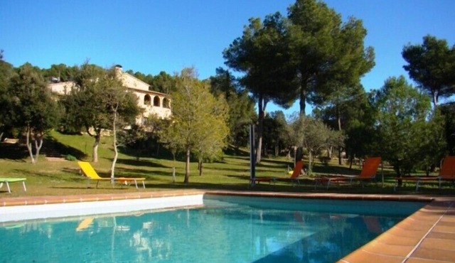 Villa 6 km from the beach surrounded by nature