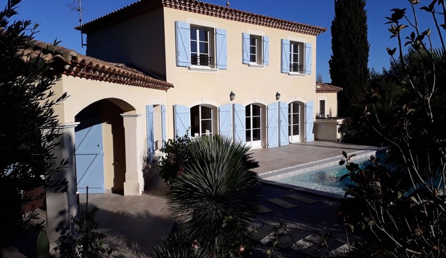 Villa 6 pers, close to the beach, with regular cleaning service