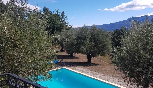 Villa 6 Personnes Avec Piscine Cadre Exceptionnel Dans la Montagne