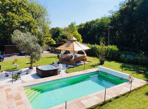 VILLA 7 personnes, 15 mn de Biarritz, jacuzzi, sauna, piscine, petanque, salle de sport