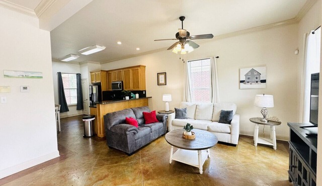 Villa 7, spacious townhouse in Tickfaw, LA