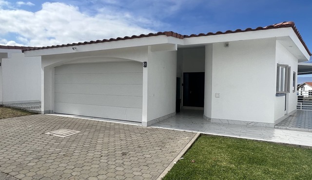 Villa #8. Beautiful full house, totally equipped, close to the sea.