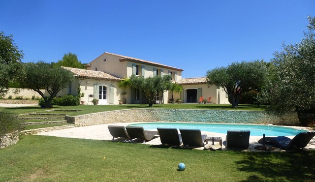 Villa 8 people pool South Luberon near Aix-en-Provence