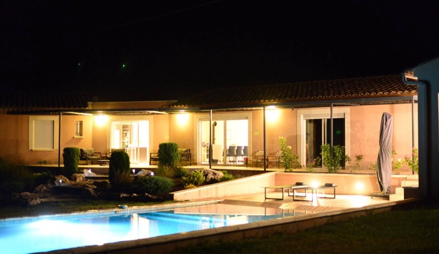 Villa 8 people with swimming pool 15 min. Uzès