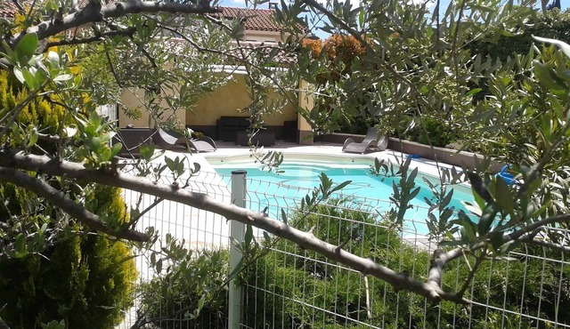 Villa 8 people with swimming pool between Aix, Luberon and Alpilles