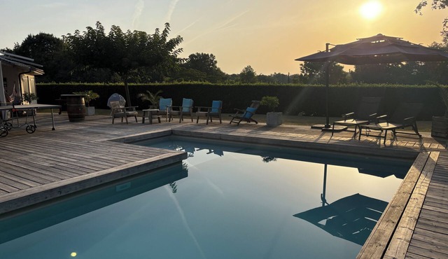 Villa 8 persons with swimming pool near Bordeaux