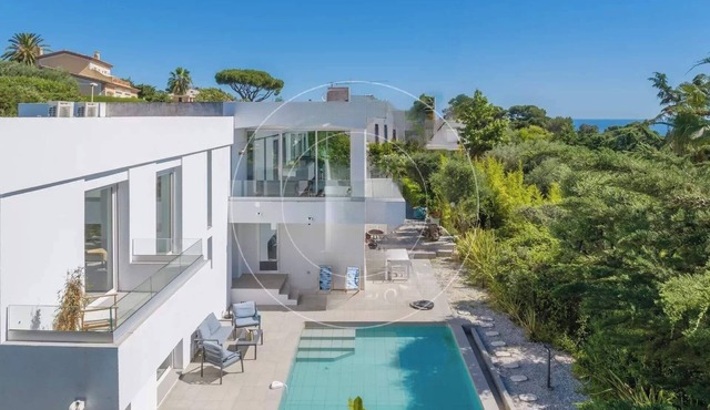 Villa 8P vue mer 4km Cannes Centre et Plages