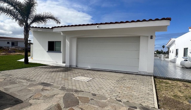 Villa #9. Beautiful full house, totally equipped, close to the sea.