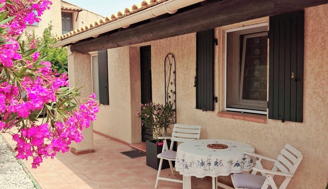 Villa 90m² ground floor 3 bedroom garden and jacuzzi 15 mins Aix-en-Provence