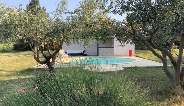 Villa Avec Piscine au Cœur de la Provence