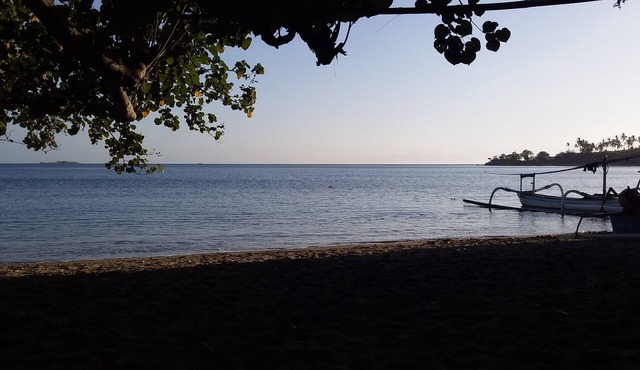 Villa Asiyah, Pandanan: next to Sekotong's bay: sailing, snorkeling, swiming.