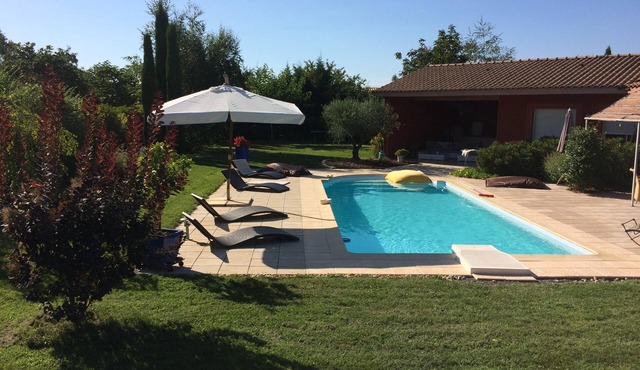 "Villa-Abricotta" with swimming pool near Toulouse