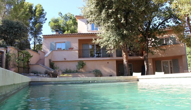 Villa + absolute calm swimming pool in Châteauneuf de Gadagne Vaucluse