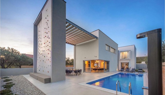 Villa Activia