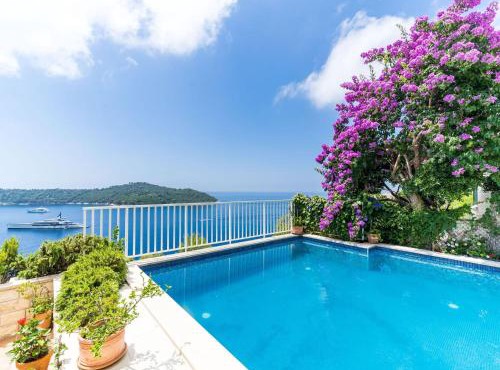 Villa Adrian - Six Bedroom Villa with Swimming pool and Sea View