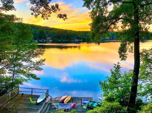 Villa Adriana 4bdr 2 bath lake front dream home