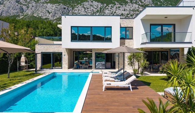 Villa Agava for 8 people, heated pool, Jacuzzi, sauna, gym, 4 en-suite bedroom