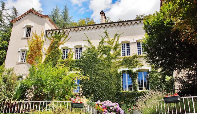 VILLA AIMEE LUXURY APARTMENTS WITH HEATED POOL