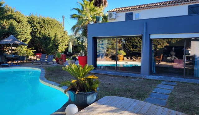 VILLA air-conditioned 3 bedrooms Large SWIMMING POOL