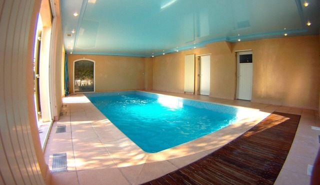 Villa aircon, indoor pool heated, paradis for children, pin-ball, WLAN free