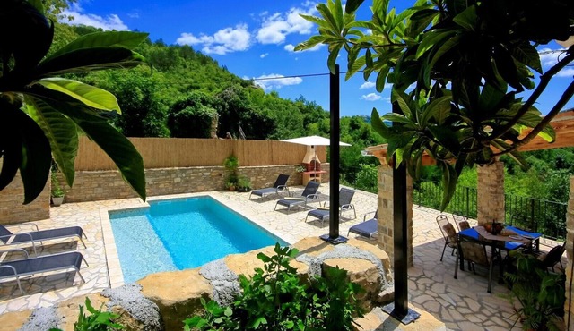 Villa Alba with breathtaking view from swiming pool, HEATED POOL, near Motovun