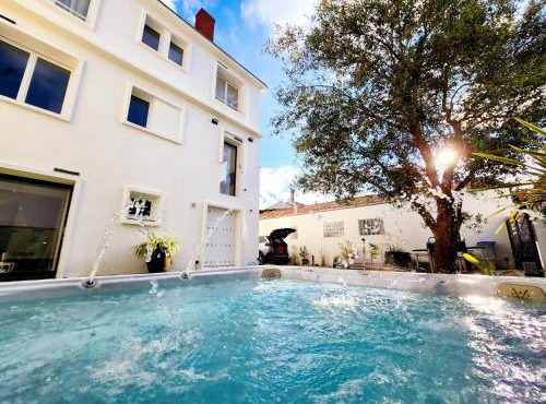 Villa Alekatele à 80m de la plage