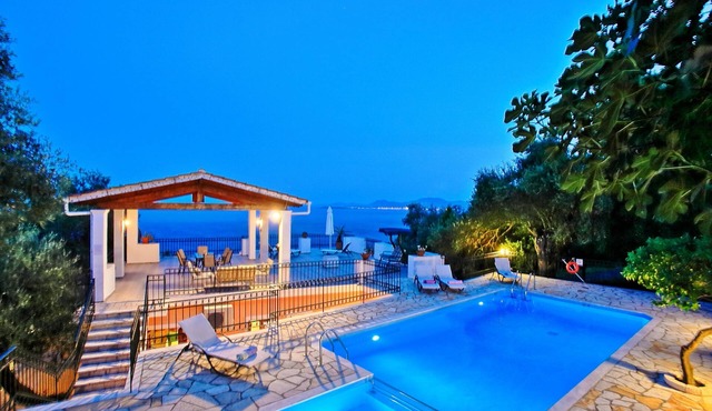 Villa Alexandros with Private Pool and roof terrace with stunning views
