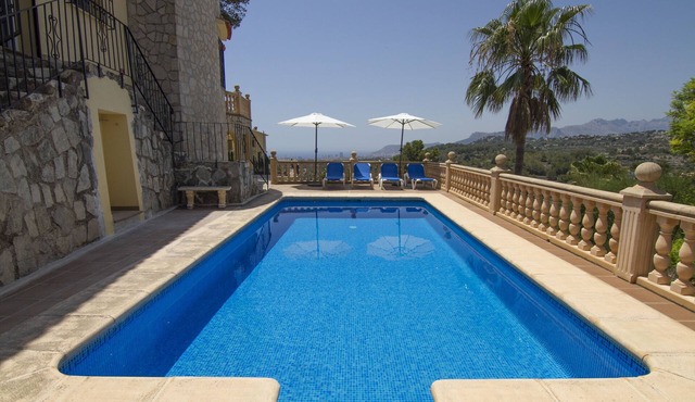 Villa Aline between Moraira and Calpe, private pool, WIFI, air conditioning,
