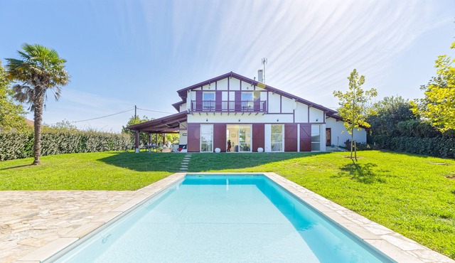 Villa Allegria, magnificent Basque house - MaisonTotale