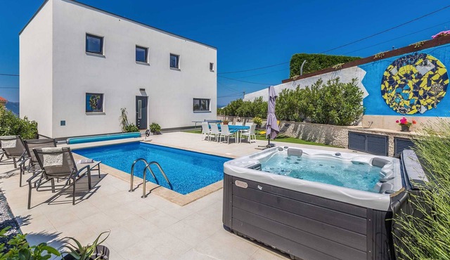 Villa ALMA with private pool