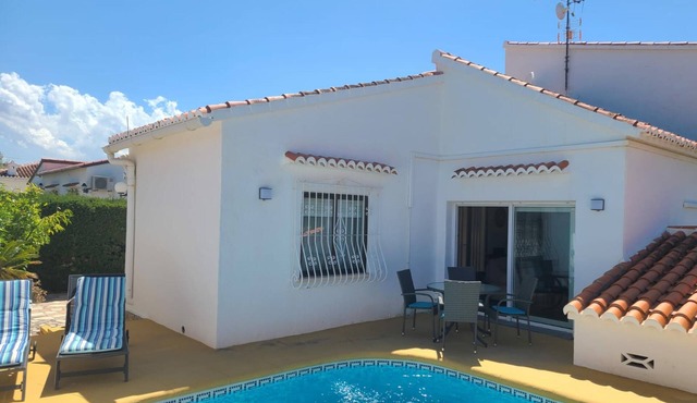 Villa ALMAR in Els Poblets at 3 minutes from the beach